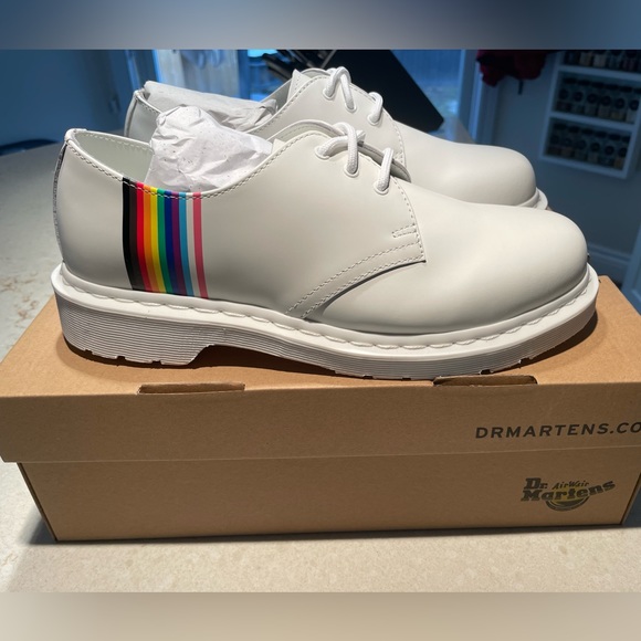 Dr. Martens Shoes - NEW Dr Martens 1461 White Leather Pride Core Shoes Ladies 9 Men 8